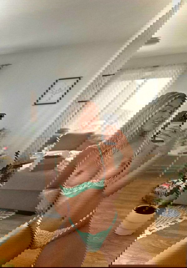 lizzybam2222, 19 years old from United States