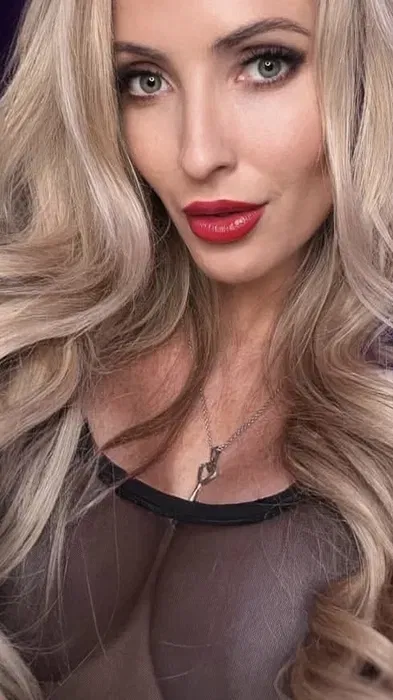 fovip77421, 23 years old from Austria