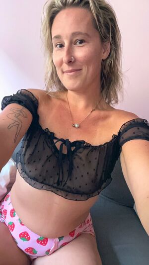 sibinih960's Cover Photo