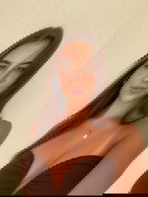 layode8421, 19 years old from United Kingdom