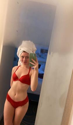 dreamgirl103402, 19 years old from United States