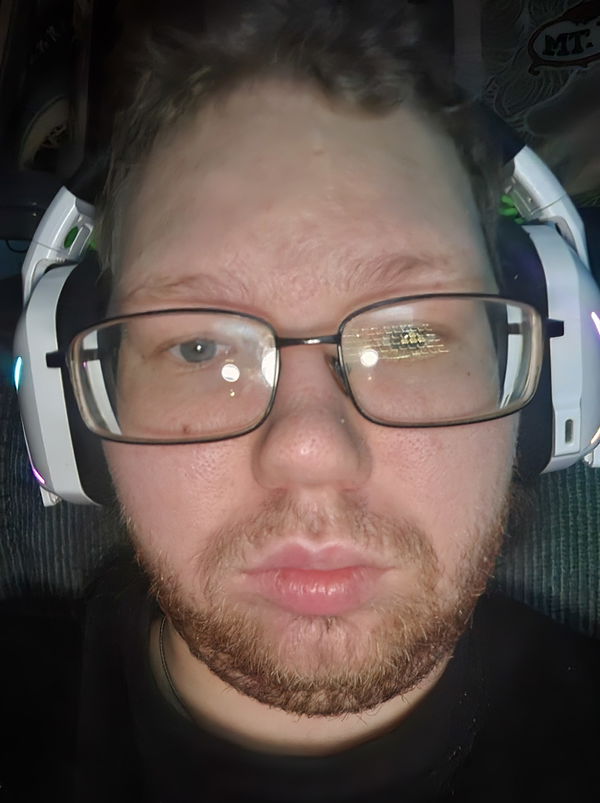 mikuhatsuneleekaboo, 22 years old from United States