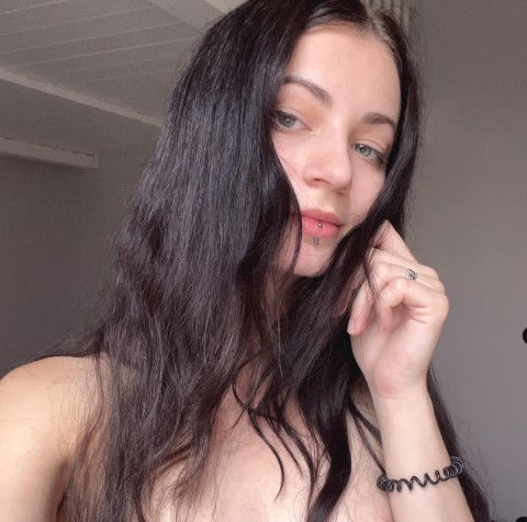 4zvpk18rkx, 24 years old from United States