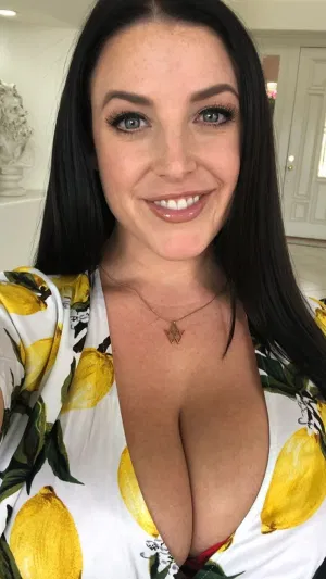 Angela011's Profile Photo