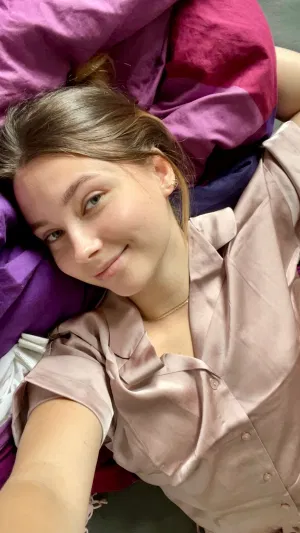 lipsangel116, 19 years old from United Kingdom