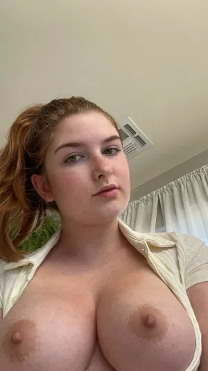 Emmamily's Profile Photo