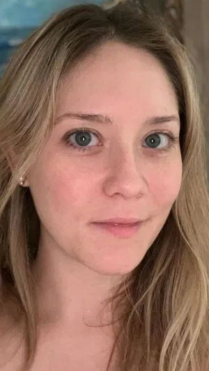 Nania, 25 years old from United States