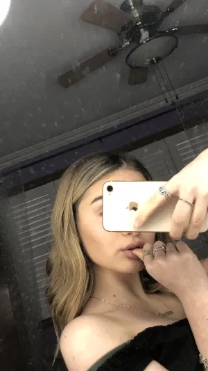 Montigirl, 20 years old from Belgium