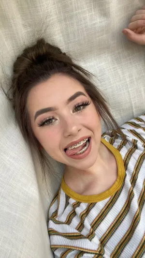 khushiqueen838, 18 years old from Netherlands