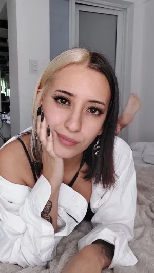 aliyaqueen738, 19 years old from United States