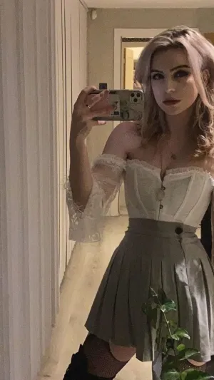 Queenx6, 24 years old from United States