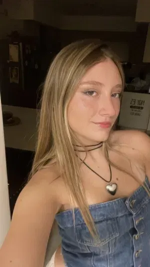 anaxx678, 19 years old from United Kingdom