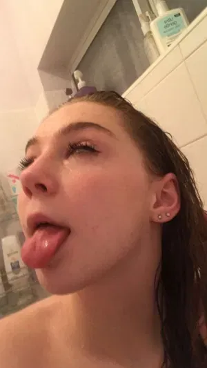 sextinggirl838, 19 years old from New Zealand