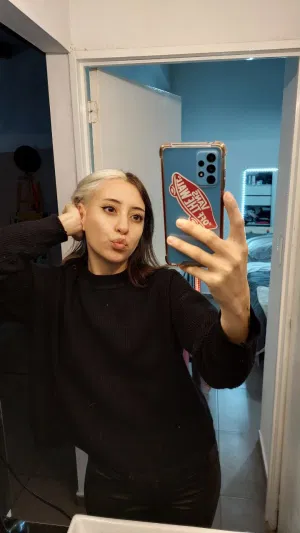 Laly9282, 22 years old from United States