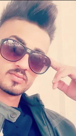 Raidsh, 27 years old from Israel