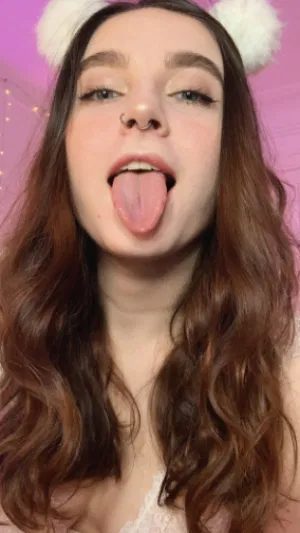 lamha, 20 years old from United States