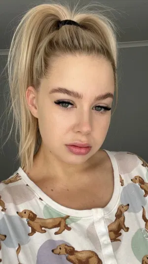 alonesex828, 19 years old from Australia
