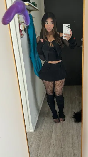 Loretta, 25 years old from United States