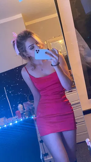 Rosax57, 24 years old from United States