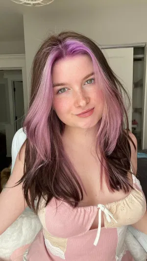 Love828, 19 years old from United Kingdom