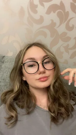 AlinaQueen, 20 years old from Germany
