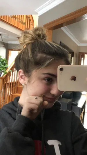 Rose124, 22 years old from United States