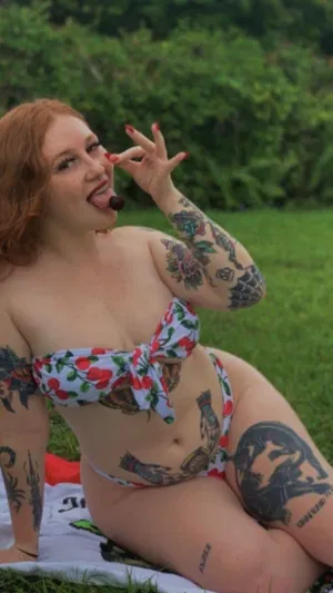 Alicia_orgasm, 23 years old from United States