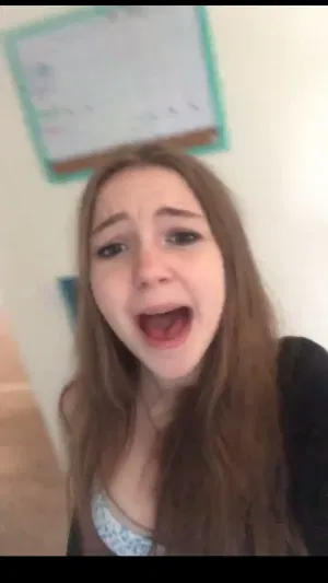 Agastina122, 19 years old from United States