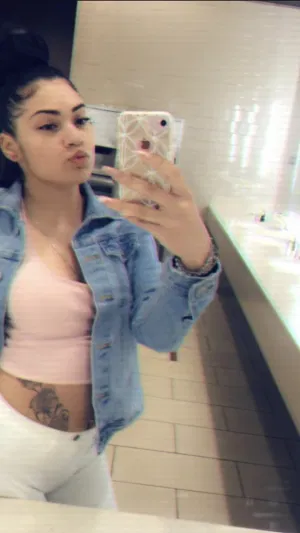 Emi, 33 years old from United States