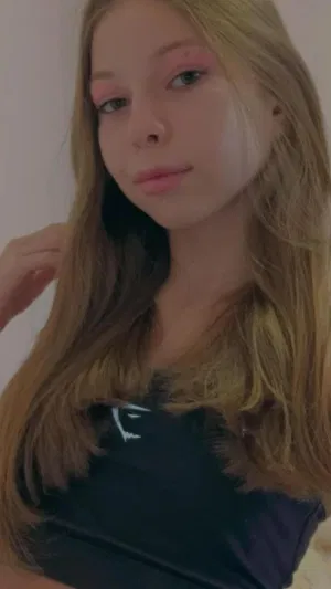 Ava2x, 24 years old from United States