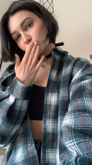 Alinaa882, 19 years old from United States