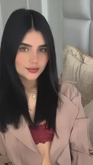 Ailna, 30 years old from Germany