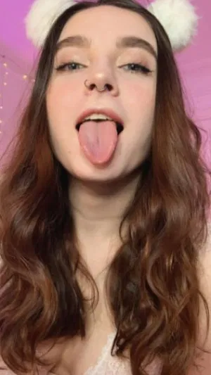 Ivonne19, 18 years old from Canada
