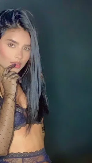 Nora, 25 years old from Germany