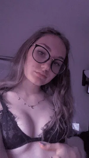 Sarashah1616, 20 years old from United States