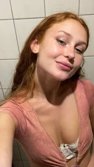 Clairee, 21 years old from United Kingdom