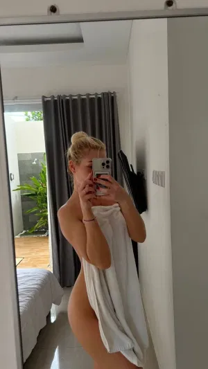 Paisley211, 20 years old from Austria