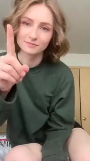 Sastina11, 20 years old from Germany