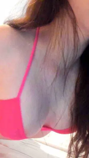 hosom95704, 19 years old from Canada