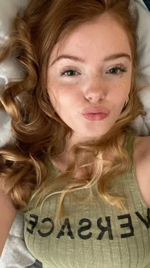 alinazery, 22 years old from United States
