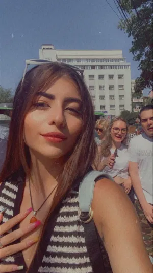 Samantha rose, 25 years old from Australia