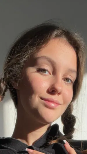 Sia12, 24 years old from United States