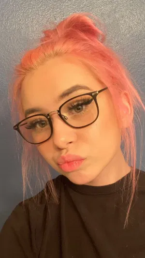 Gemma, 19 years old from France