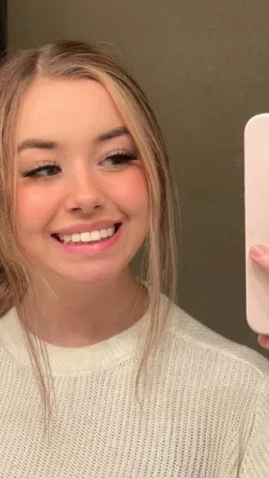 Rosie0125, 21 years old from United States