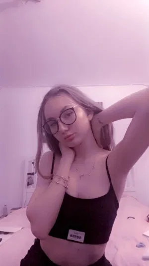 Norah21, 20 years old from Australia