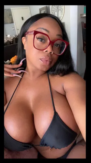 MissShondariley, 25 years old from United States