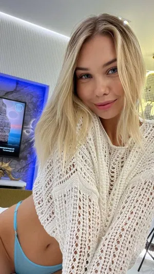 Khloe15, 20 years old from Austria
