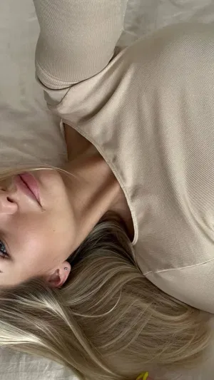 Faith, 20 years old from Finland