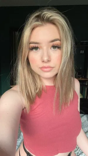 Shiloh, 20 years old from Denmark