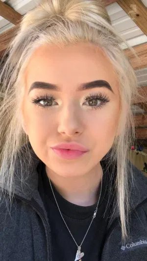 Everleigh20, 20 years old from Finland